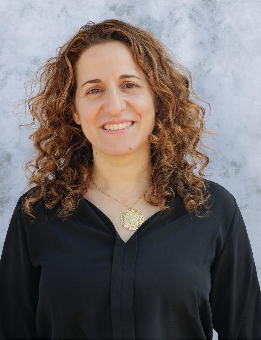 Dr. Sarit Ashckenazi-Polivoda’s research focuses on benthic foraminifera as sensitive bioindicators of environmental change in marine ecosystems. The research investigates modern and ancient foraminiferal communities to assess ecological responses to natural variability and anthropogenic stressors. By integrating fieldwork, taxonomy, geochemistry, molecular phylogeny, ecological modeling, and culturing experiments, the work aims to reconstruct past ocean conditions, monitor present-day ecosystem health, and contribute to the sustainable management of coastal and marine environments. Current projects focus on Mediterranean and Red Sea coastal habitats, including seagrass meadows and rocky shores, exploring their role in monitoring and biodiversity conservation.
